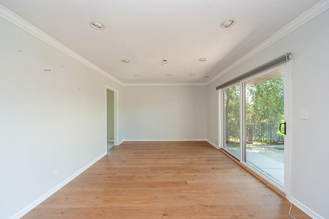 3950 Dundee Rd Unit 101, Northbrook, IL 60062 - unfurnished room with crown molding, light wood-type flooring, baseboards, and recessed lighting