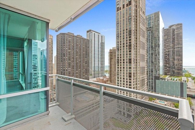 505 N Mcclurg Ct Unit 2003, Chicago, IL 60611 - balcony featuring a skyline view