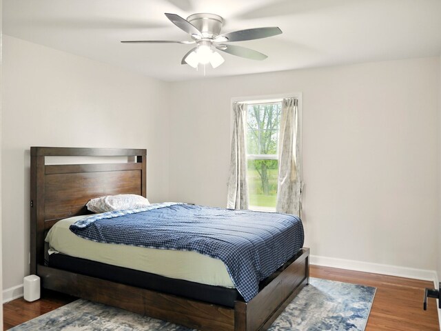 500 Muscovy Ln, Bloomingdale, IL 60108 - bedroom with wood finished floors, baseboards, and a ceiling fan