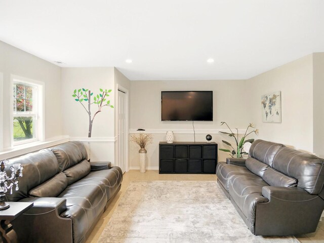 500 Muscovy Ln, Bloomingdale, IL 60108 - living area featuring recessed lighting