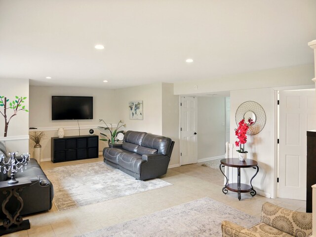 500 Muscovy Ln, Bloomingdale, IL 60108 - living area featuring tile patterned floors, recessed lighting, and baseboards