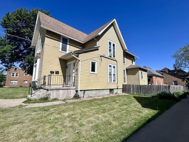252 Jefferson Ave, Elgin, IL 60120 - view of side of property