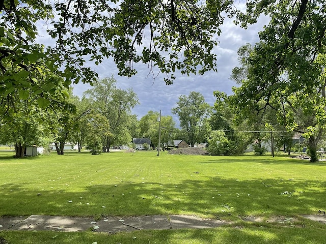 320 E James St, Forrest, IL 61741