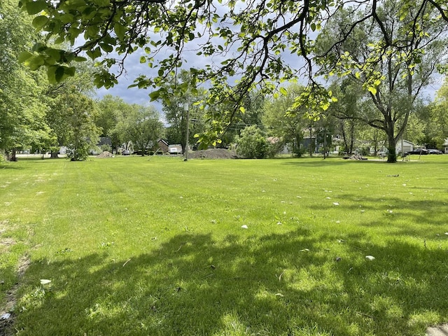 320 E James St, Forrest, IL 61741