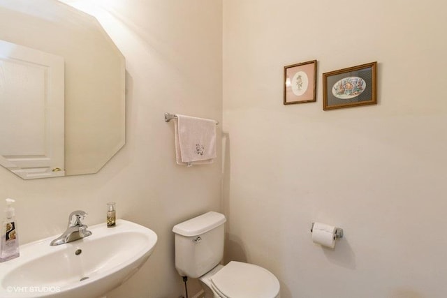 6 Marigold Ln, Algonquin, IL 60102 - bathroom with a sink and toilet