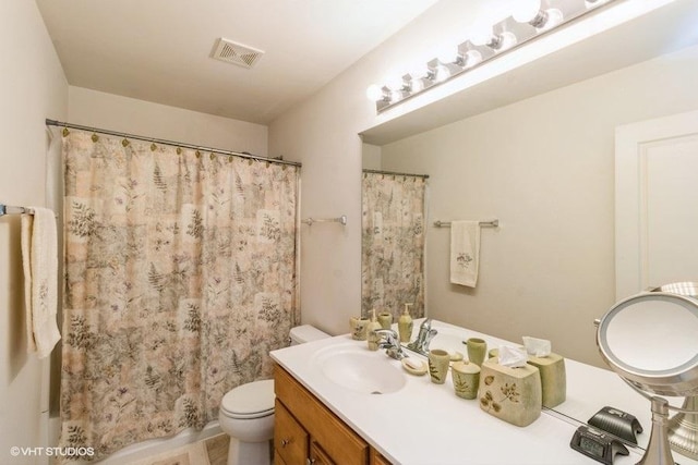 6 Marigold Ln, Algonquin, IL 60102 - full bath with toilet, vanity, and a shower with shower curtain