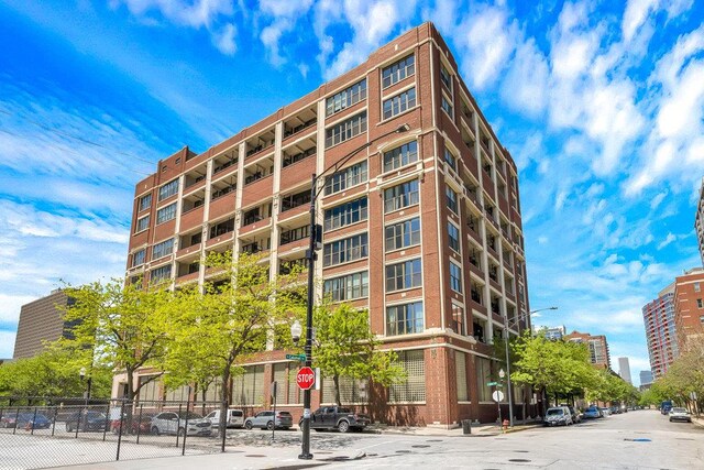 320 E 21st St Unit 412, Chicago, IL 60616 - view of building exterior