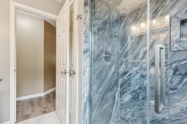 1885 W Greenleaf Ct, Round Lake, IL 60073 - full bath with a marble finish shower and baseboards