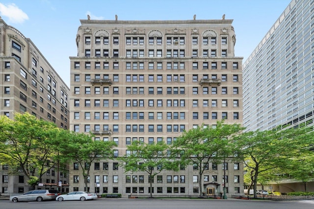 3530 N Lake Shore Dr Unit 12B, Chicago, IL 60657 - view of building exterior