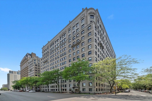 3530 N Lake Shore Dr Unit 12B, Chicago, IL 60657 - view of property