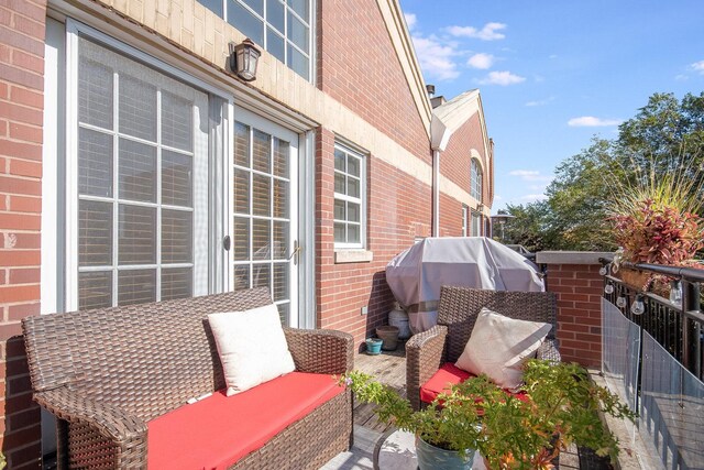 930 W Cuyler Ave Unit 3W, Chicago, IL 60613 - balcony with grilling area