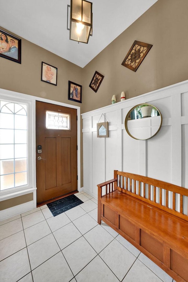 5640 W 82nd Pl, Burbank, IL 60459 - entryway featuring light tile patterned flooring