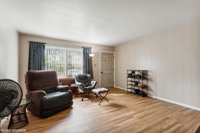 521 Montrose Dr, Romeoville, IL 60446 - living area with wood finished floors and baseboards