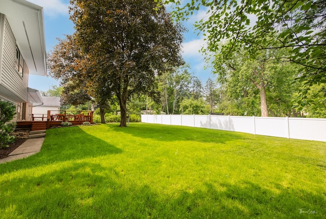 314 Oak Ave, Westmont, IL 60559 - view of yard with a deck