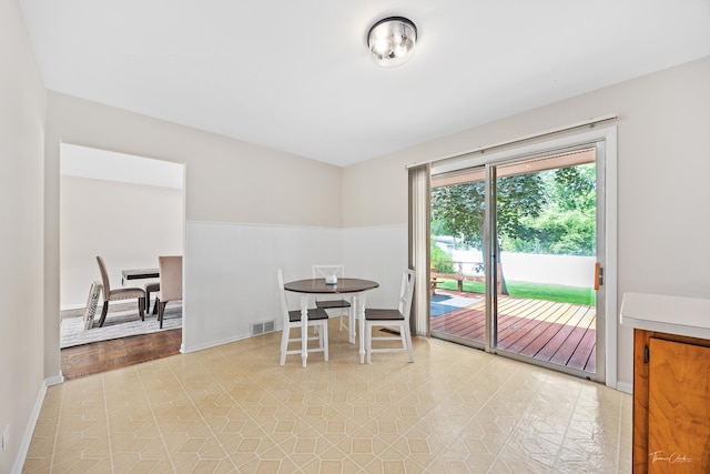 314 Oak Ave, Westmont, IL 60559 - dining space featuring light tile patterned floors and baseboards