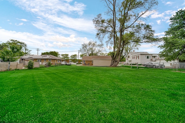 1455 Reckinger Rd, Aurora, IL 60505 - view of yard