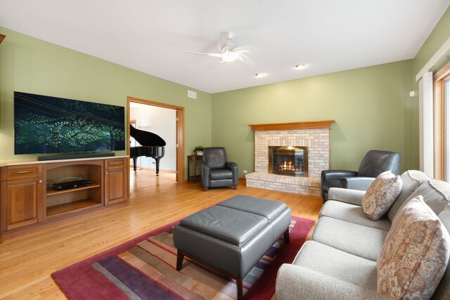 689 S Parkside Ave, Elmhurst, IL 60126 - photo 11