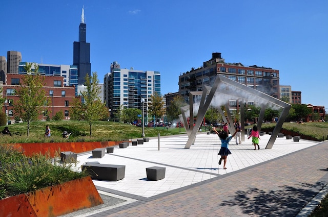 123 S Green St Unit 1101B, Chicago, IL 60607 - view of property's community with a view of city and a gazebo