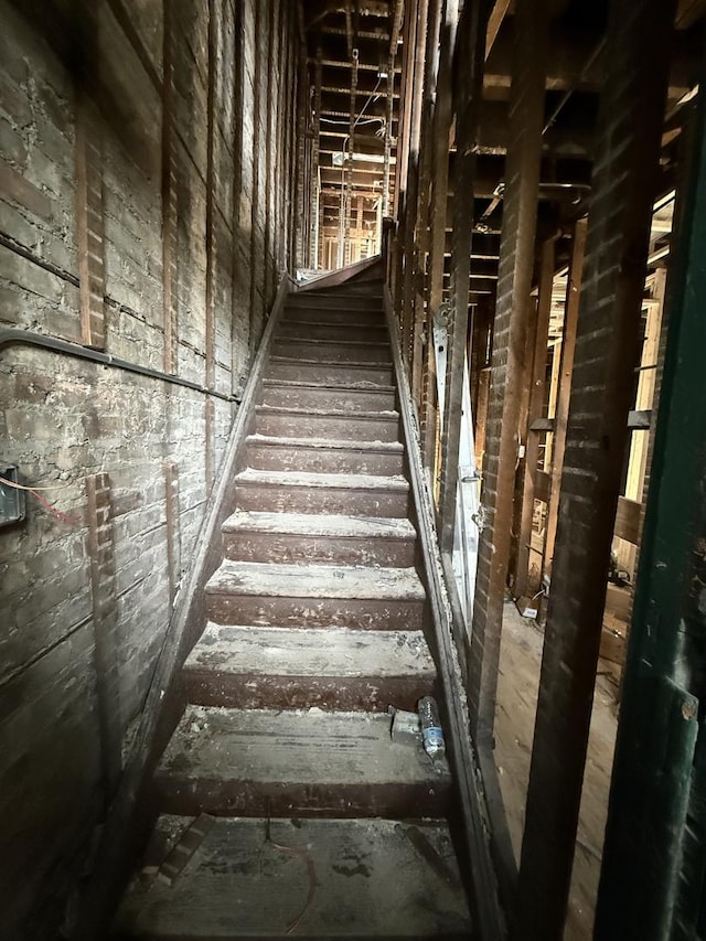 5813 S Wabash Ave, Chicago, IL 60637 - view of staircase