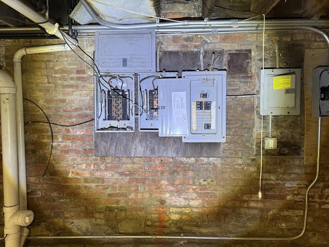 5813 S Wabash Ave, Chicago, IL 60637 - utilities with electric panel