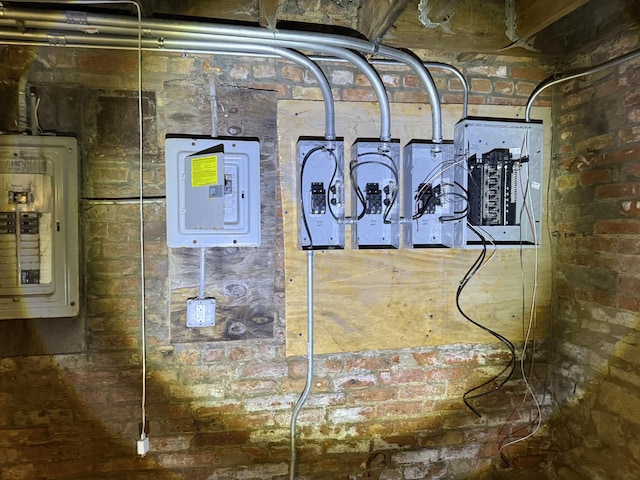 5813 S Wabash Ave, Chicago, IL 60637 - utility room with electric panel