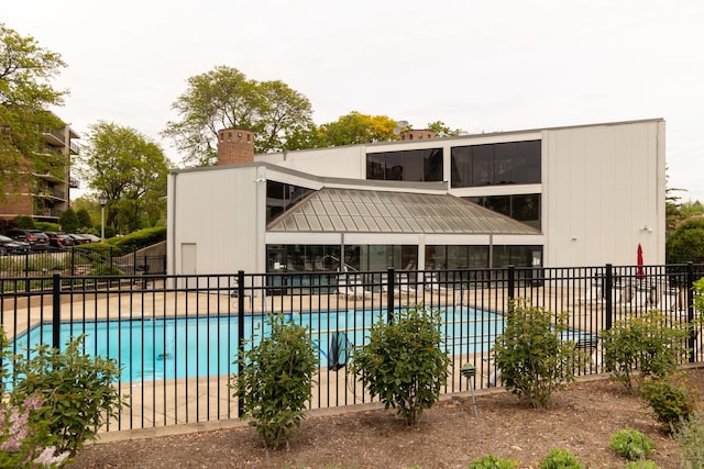 2 S Atrium Way Unit 208, Elmhurst, IL 60126 - view of community pool