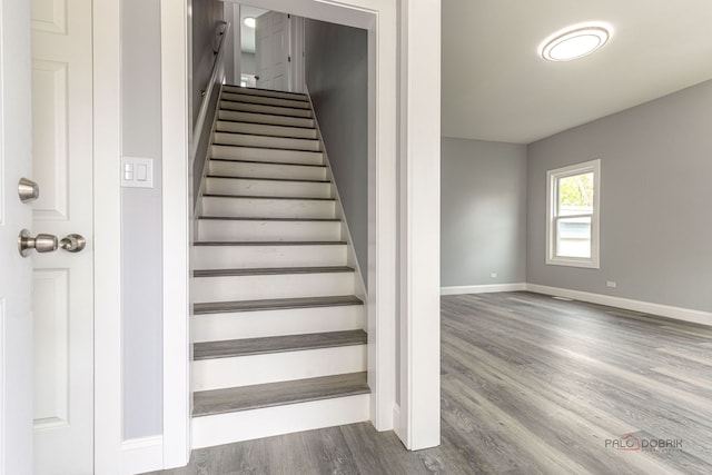 196 Southgate Ave, Chicago Heights, IL 60411 - stairway featuring wood finished floors and baseboards