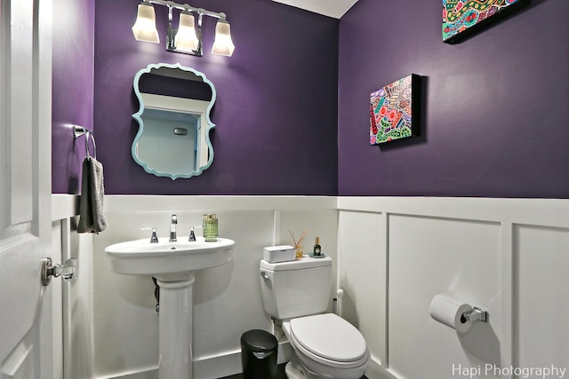 1116 Stonegate Ct, Bartlett, IL 60103 - half bathroom featuring toilet
