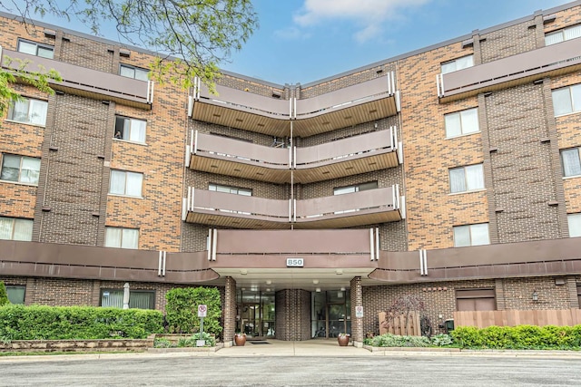 850 Wellington Ave Unit 515, Elk Grove Village, IL 60007 - view of apartment building / complex