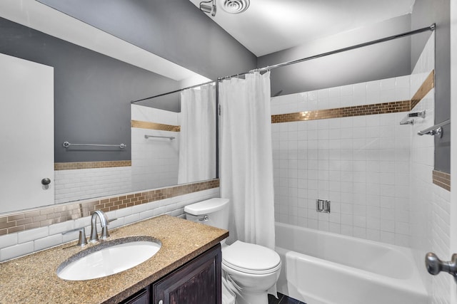 850 Wellington Ave Unit 515, Elk Grove Village, IL 60007 - full bath with tasteful backsplash, shower / bathtub combination with curtain, toilet, and vanity