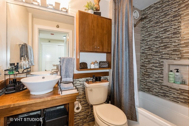 345 N Lasalle Dr Unit 802, Chicago, IL 60610 - bathroom featuring vanity, toilet, shower / tub combo with curtain, and tile walls