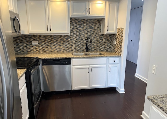 430 Walnut Ave Unit 2201, Lisle, IL 60532 - kitchen with appliances with stainless steel finishes, a sink, dark wood-type flooring, and backsplash