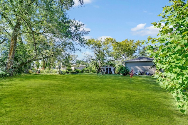 12599 S Archer Ave, Lemont, IL 60439 - view of green lawn