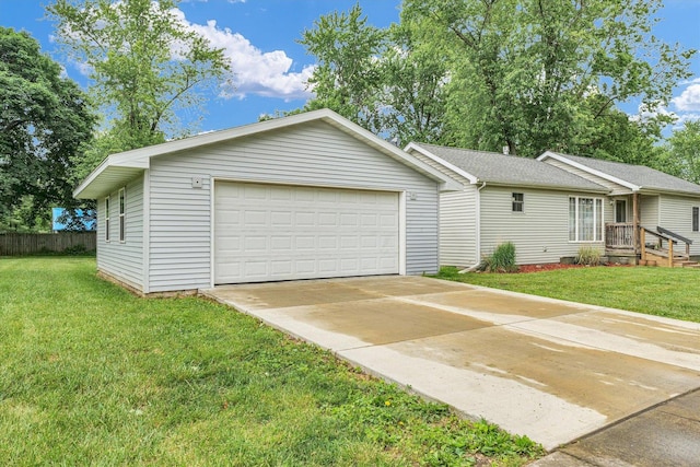 318 W Market St, Farmer City, IL 61842 - ranch-style home with driveway and a garage