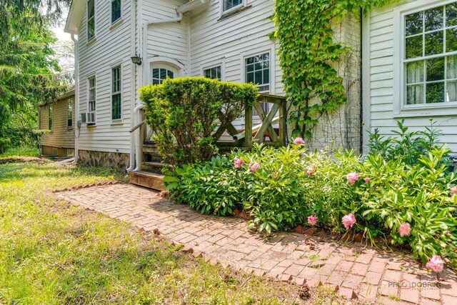 30128 N Saint Marys Rd, Libertyville, IL 60048 - photo 2