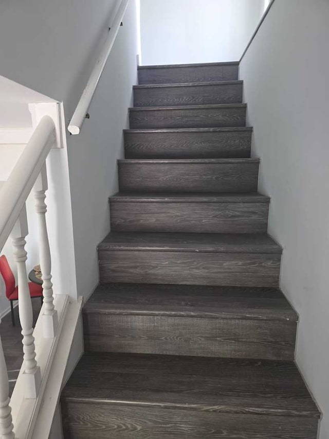 105 Marquette St, Park Forest, IL 60466 - view of staircase