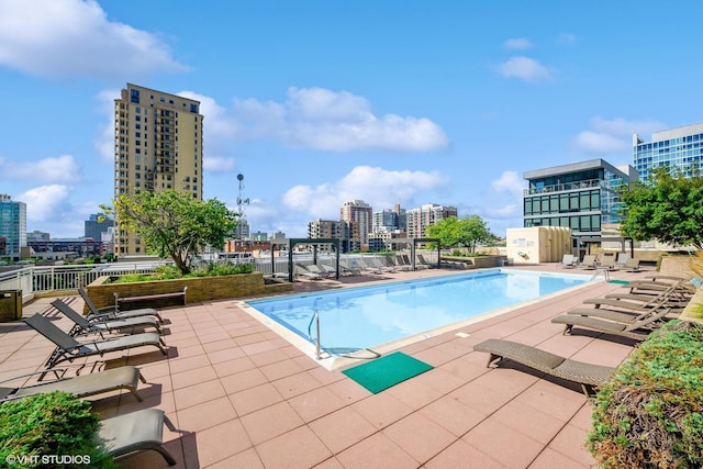 1400 S Michigan Ave Unit 1211, Chicago, IL 60605 - community pool featuring a patio and a view of city
