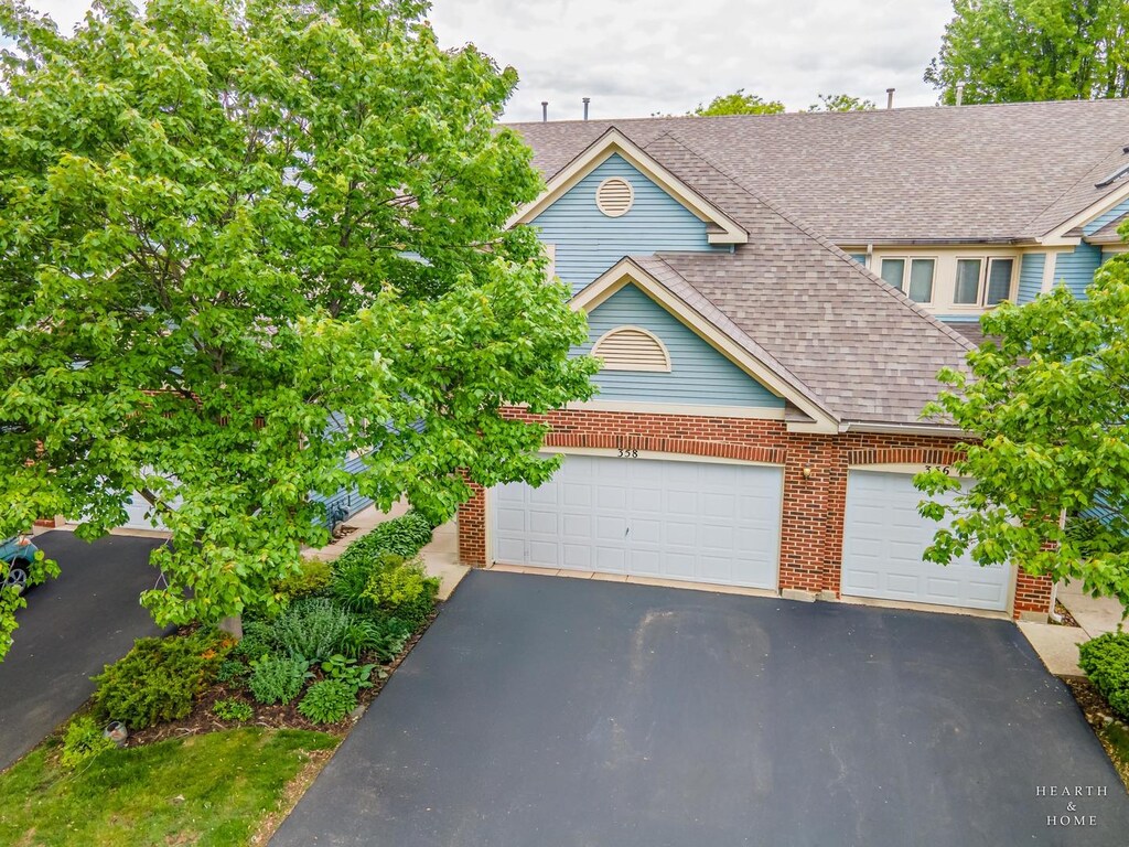 358 Bristol Ln, Fox River Grove, IL 60021 - photo 1