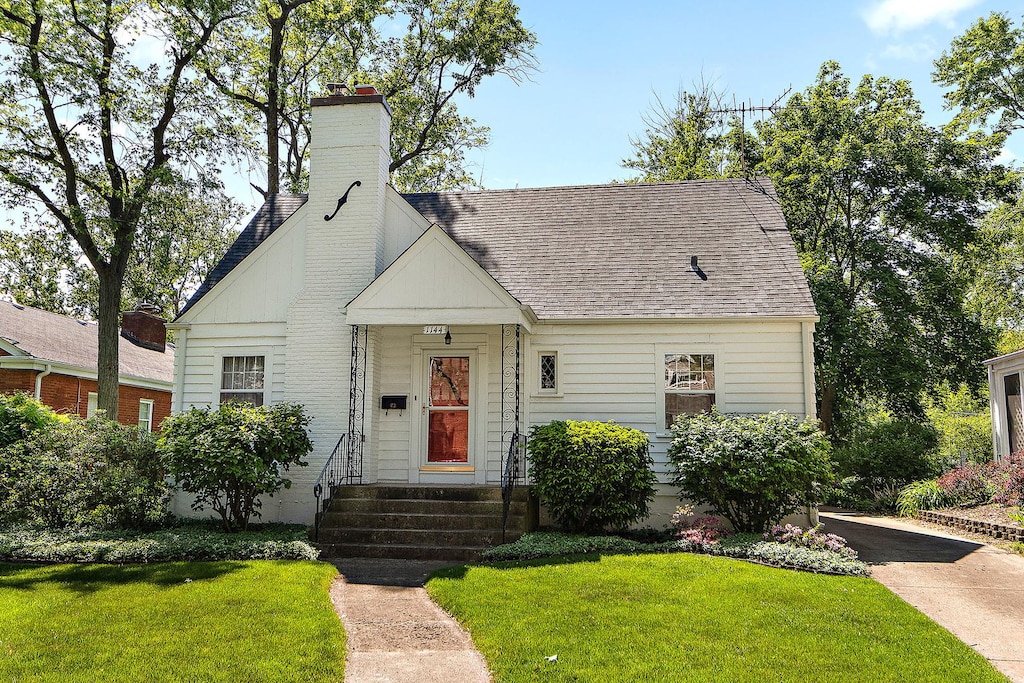 1144 Leavitt Ave, Flossmoor, IL 60422 - photo 1