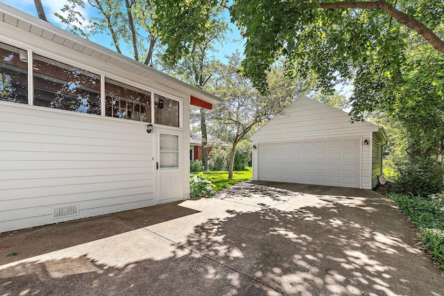 1144 Leavitt Ave, Flossmoor, IL 60422 - view of detached garage