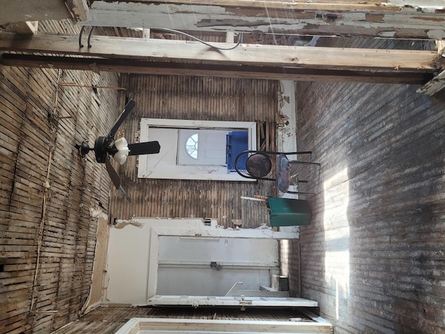 8405 S Baltimore Ave, Chicago, IL 60617 - bathroom featuring a high ceiling