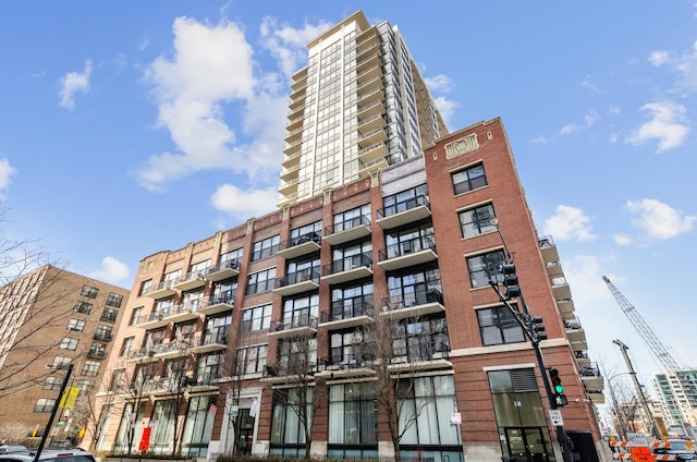 210 S Desplaines St Unit 706, Chicago, IL 60661 - view of apartment building / complex