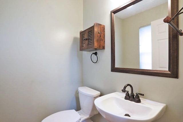 1437 Sturgeon Bay Ct, Schaumburg, IL 60173 - bathroom featuring a sink and toilet