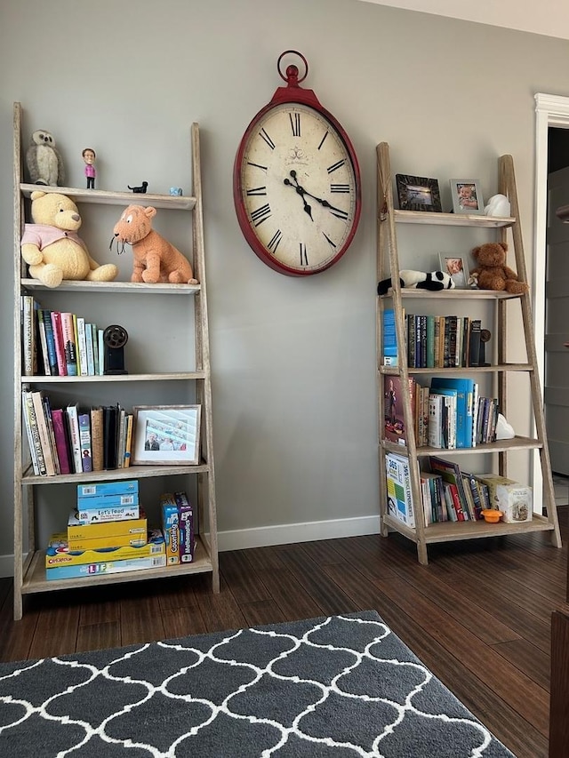 981 W Forsyth Rd, Forsyth, IL 62535 - living area featuring wood finished floors and baseboards