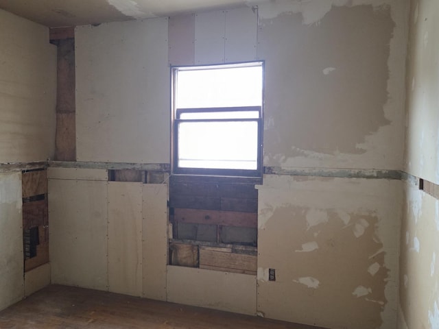 114 W 108th Pl, Chicago, IL 60628 - unfurnished room featuring wood finished floors