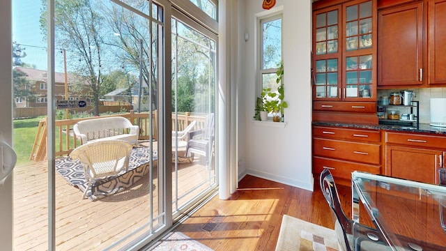 731 W Kenilworth Ave, Palatine, IL 60067 - doorway to outside with light wood-style floors and baseboards