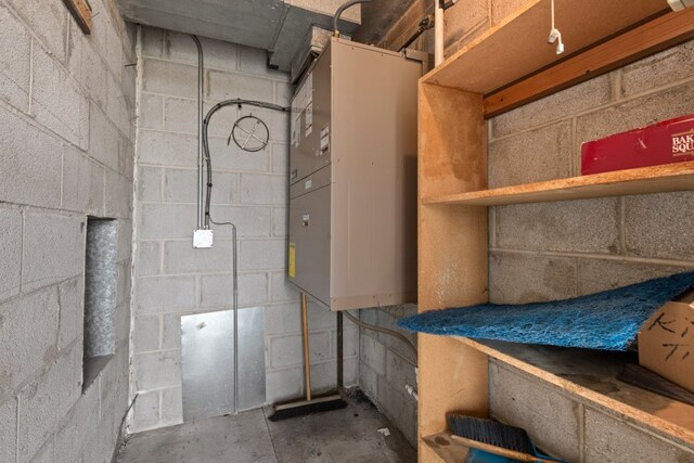 6950 W Forest Preserve Dr Unit 215, Norridge, IL 60706 - view of utility room