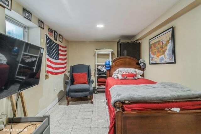 1418 N Campbell Ave, Chicago, IL 60622 - tiled bedroom featuring recessed lighting