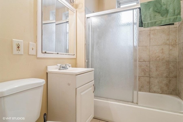 1418 N Campbell Ave, Chicago, IL 60622 - full bath with toilet, vanity, and enclosed tub / shower combo