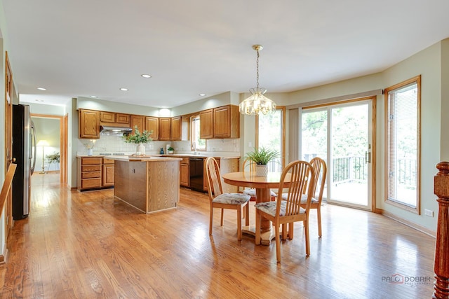 337 S Harrison Ct, Palatine, IL 60067 - dining room with light wood-style floors, a chandelier, and recessed lighting